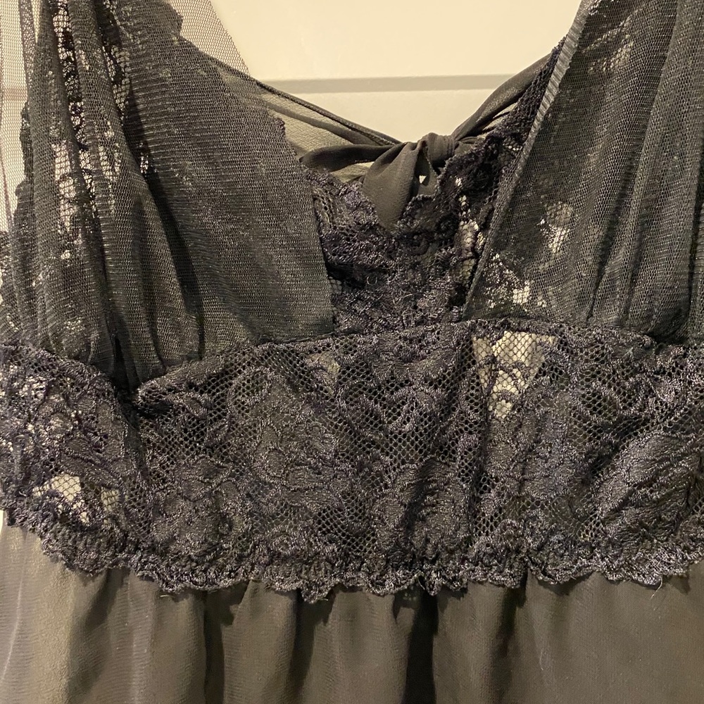 NWOT Black Lacey Lingerie w/ Bow On Back Keyhole - Picture 11 of 12
